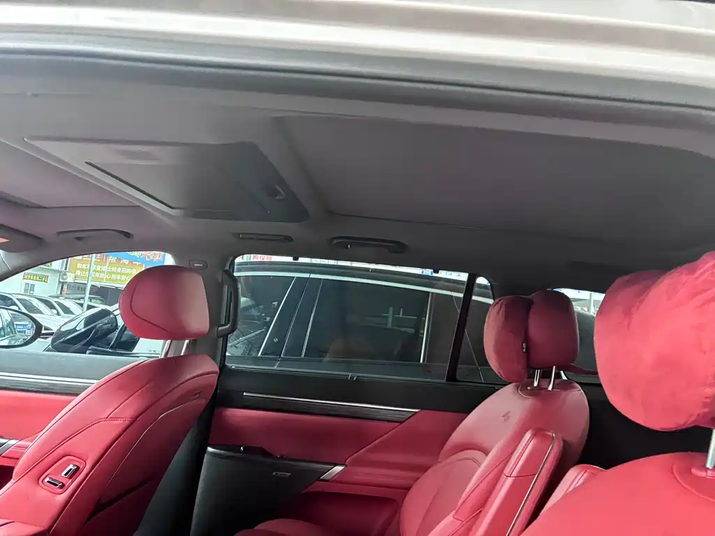 Dongfeng eπ008 2024 210Max 6 мест