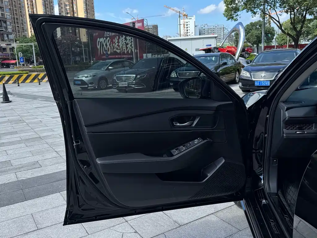 Honda Accord — миниатюра 19