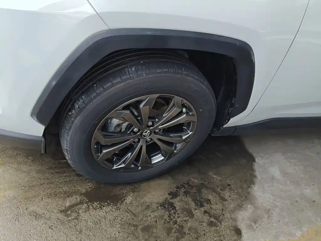 Toyota RAV4 — миниатюра 23