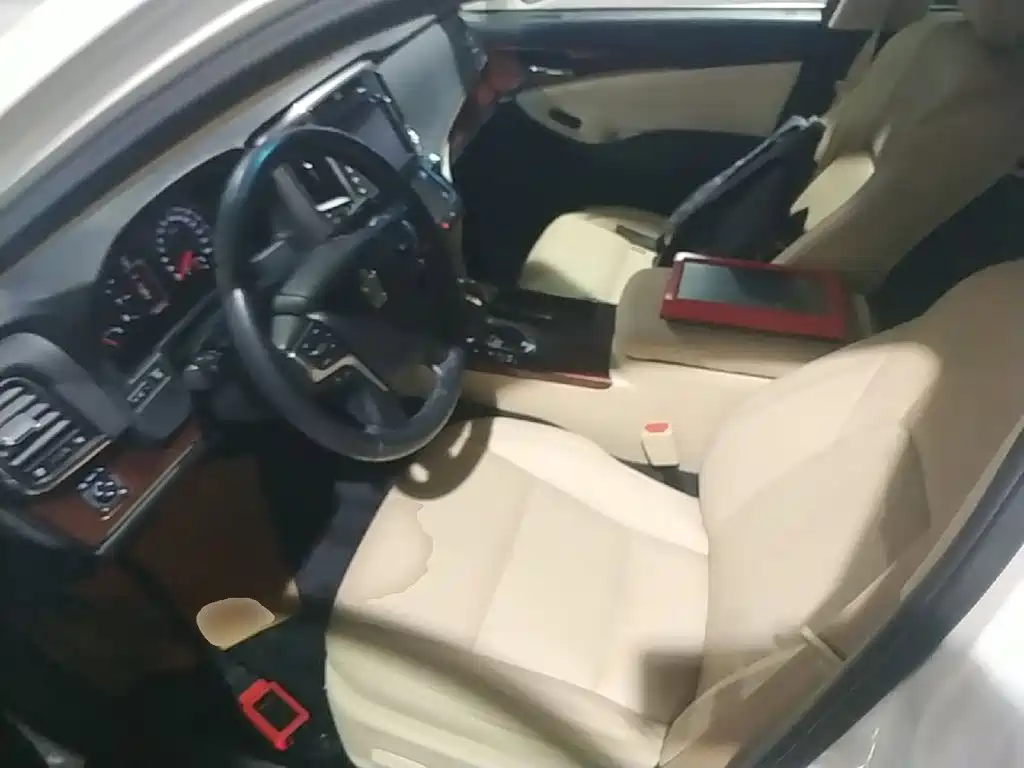 Toyota Crown — миниатюра 15