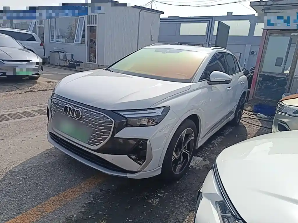 Audi Q4 e-tron — миниатюра 2