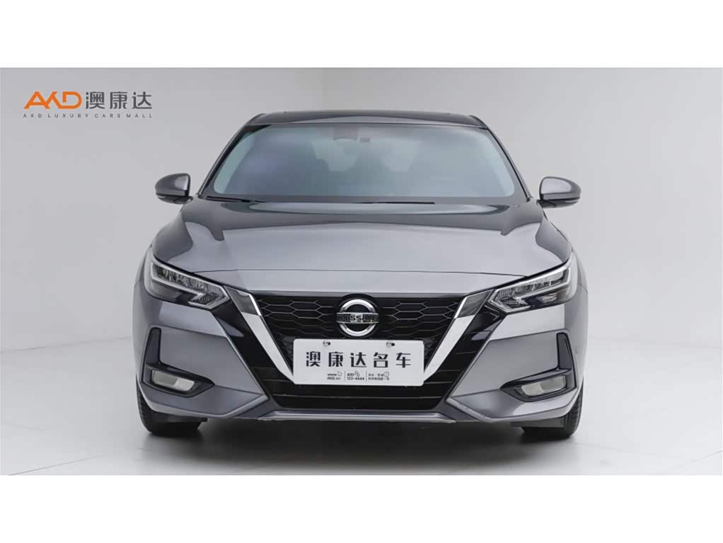 Nissan Sylphy 1.6 л 2021 г. Серебристо-серый, пробег 32000 км