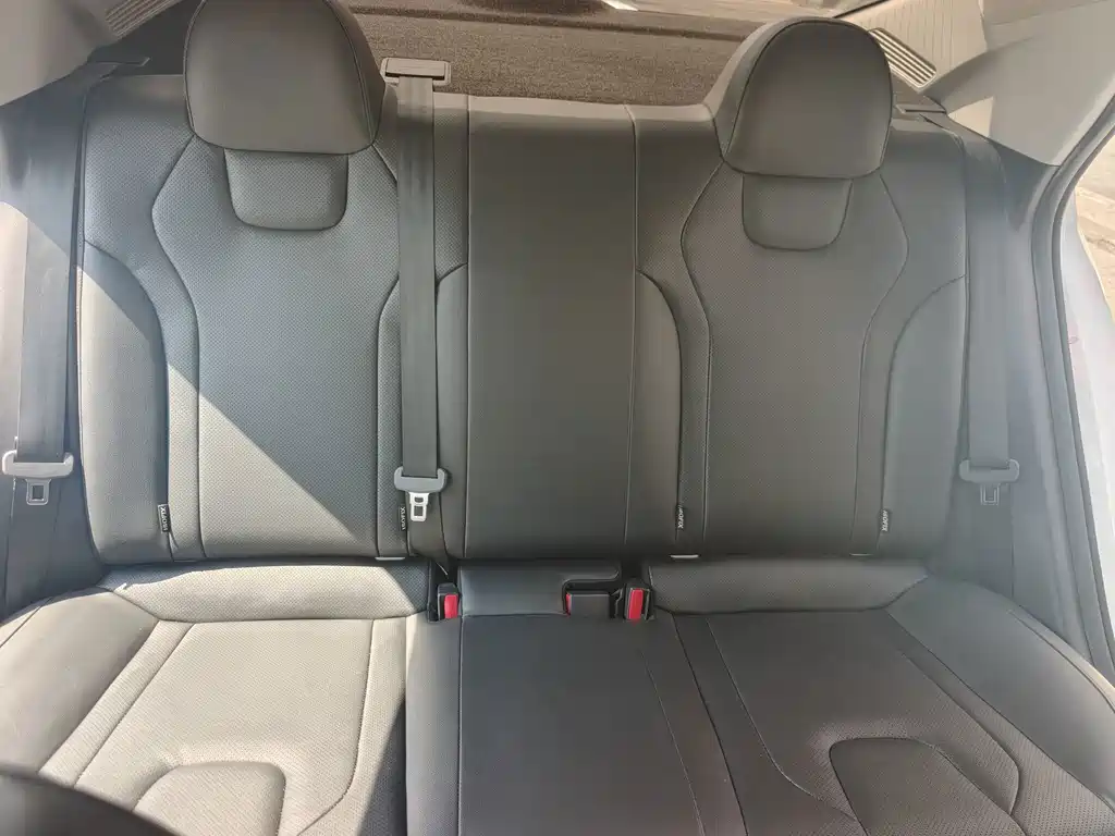Hyundai Elantra — миниатюра 9
