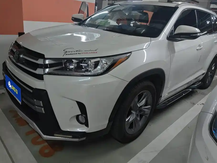 TOYOTA HIGHLANDER