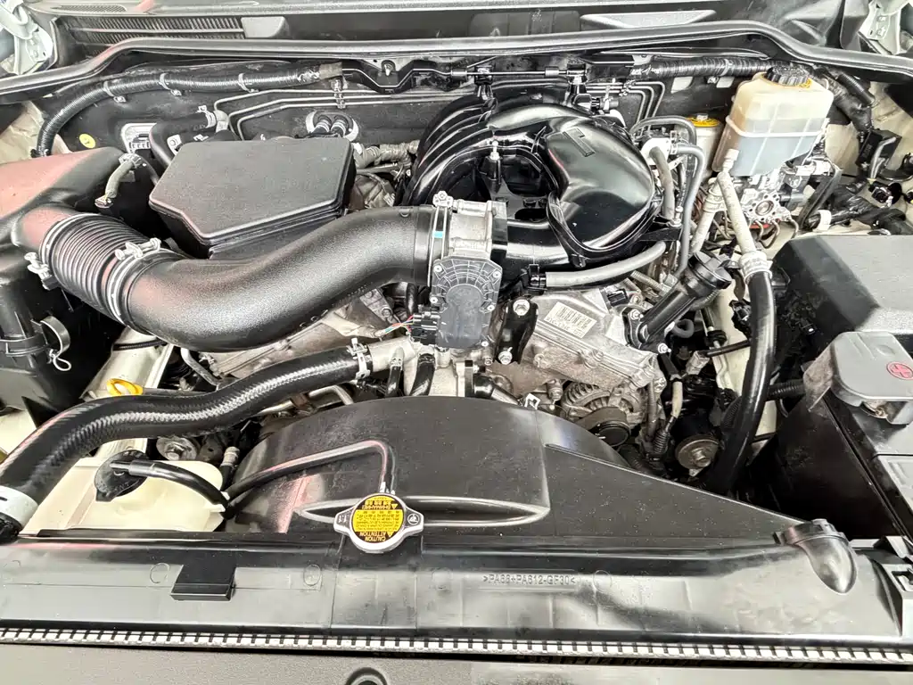 Toyota Land Cruiser 2012 4.0L AT VX