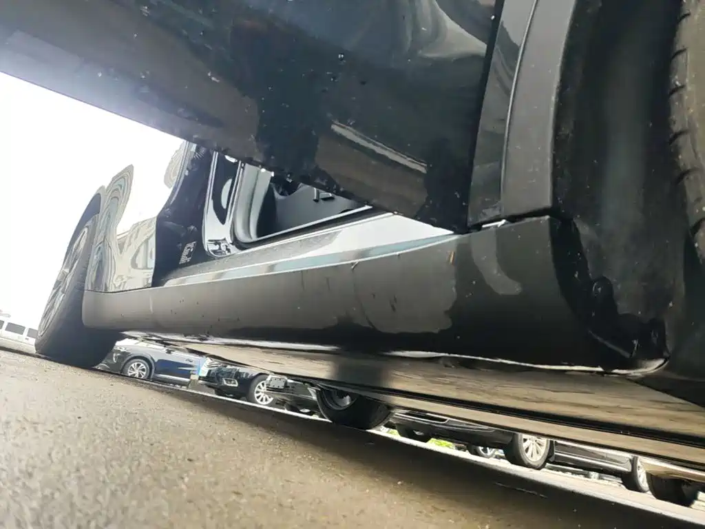 Tesla Model Y — миниатюра 21