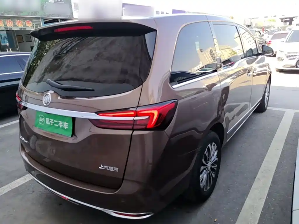 Buick GL8 — миниатюра 7