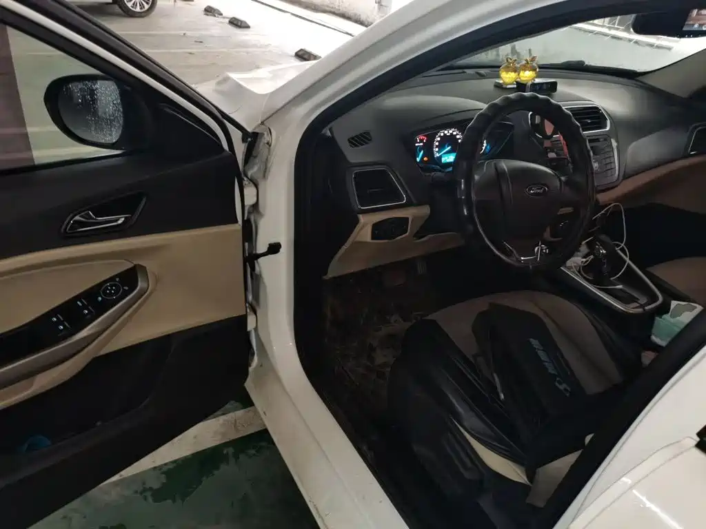 Ford Escort — миниатюра 13