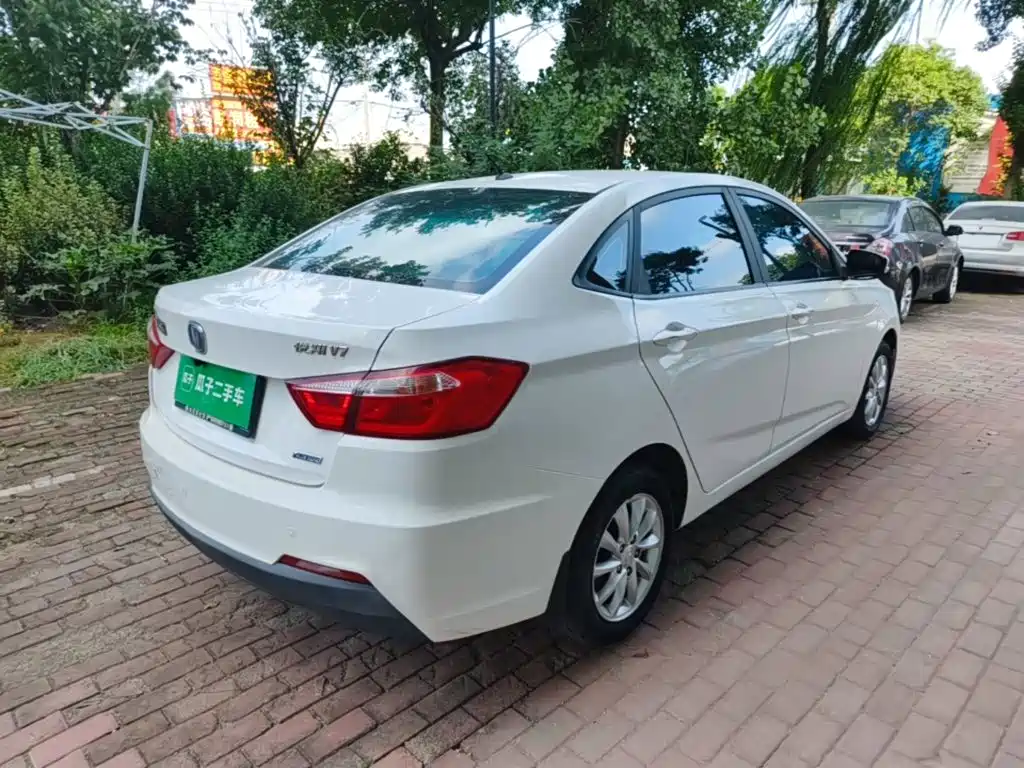 Changan V7 — миниатюра 7