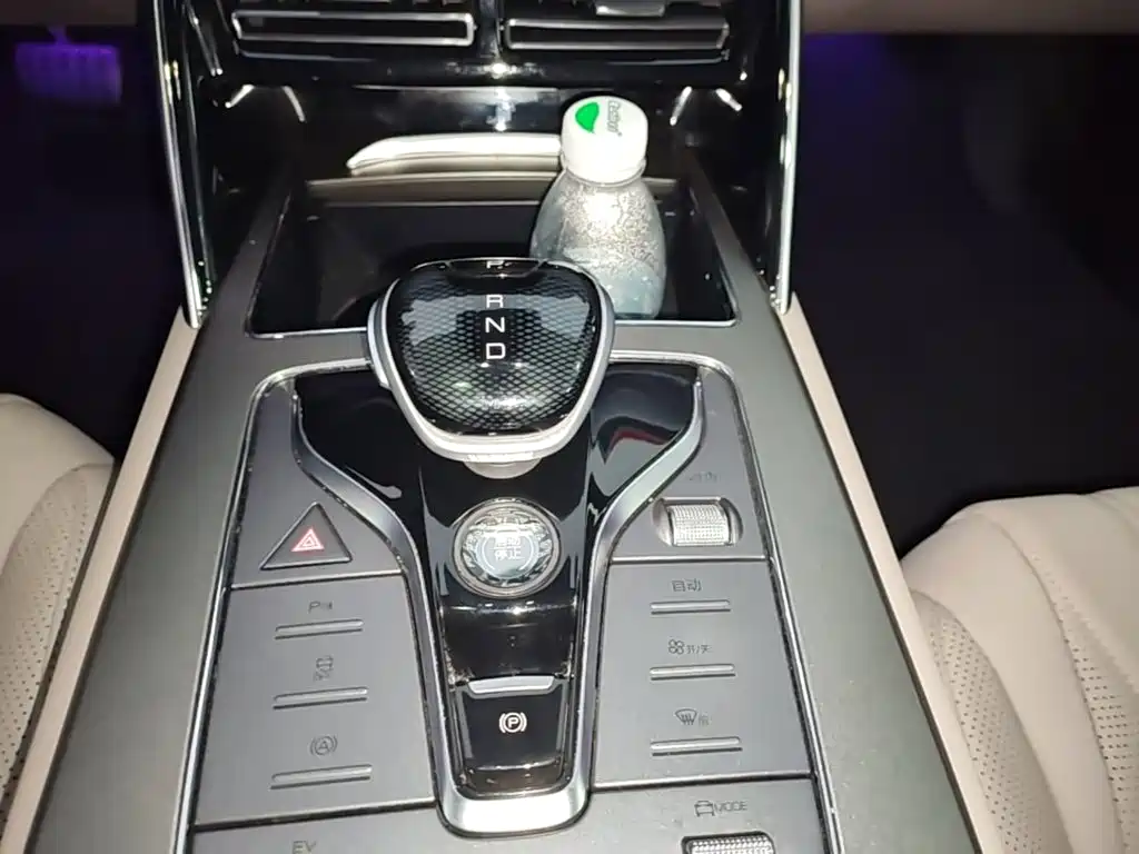 BYD Tang New Energy — миниатюра 14