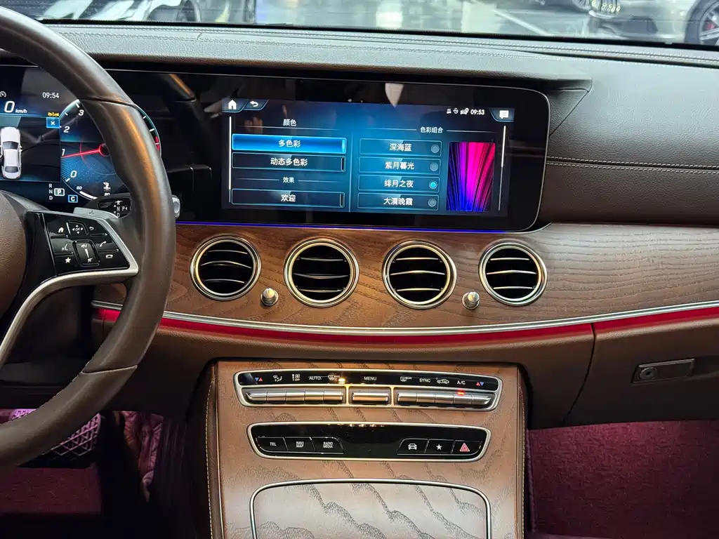 Mercedes-Benz E-Class — миниатюра 13