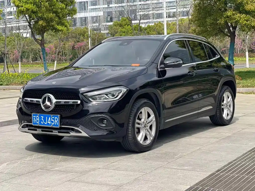 Mercedes-Benz GLA 2023