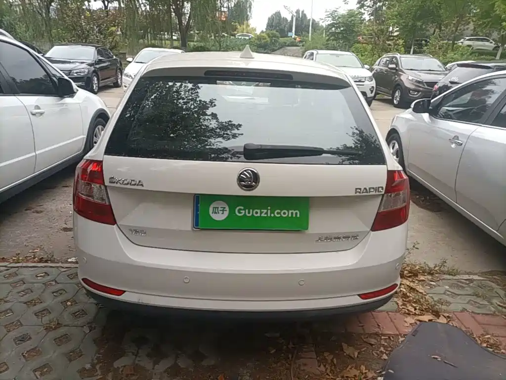 Skoda Rapid Spaceback — миниатюра 6