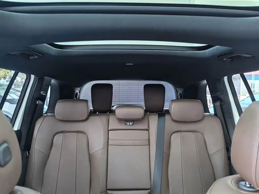 Mercedes-Benz GLB — миниатюра 12