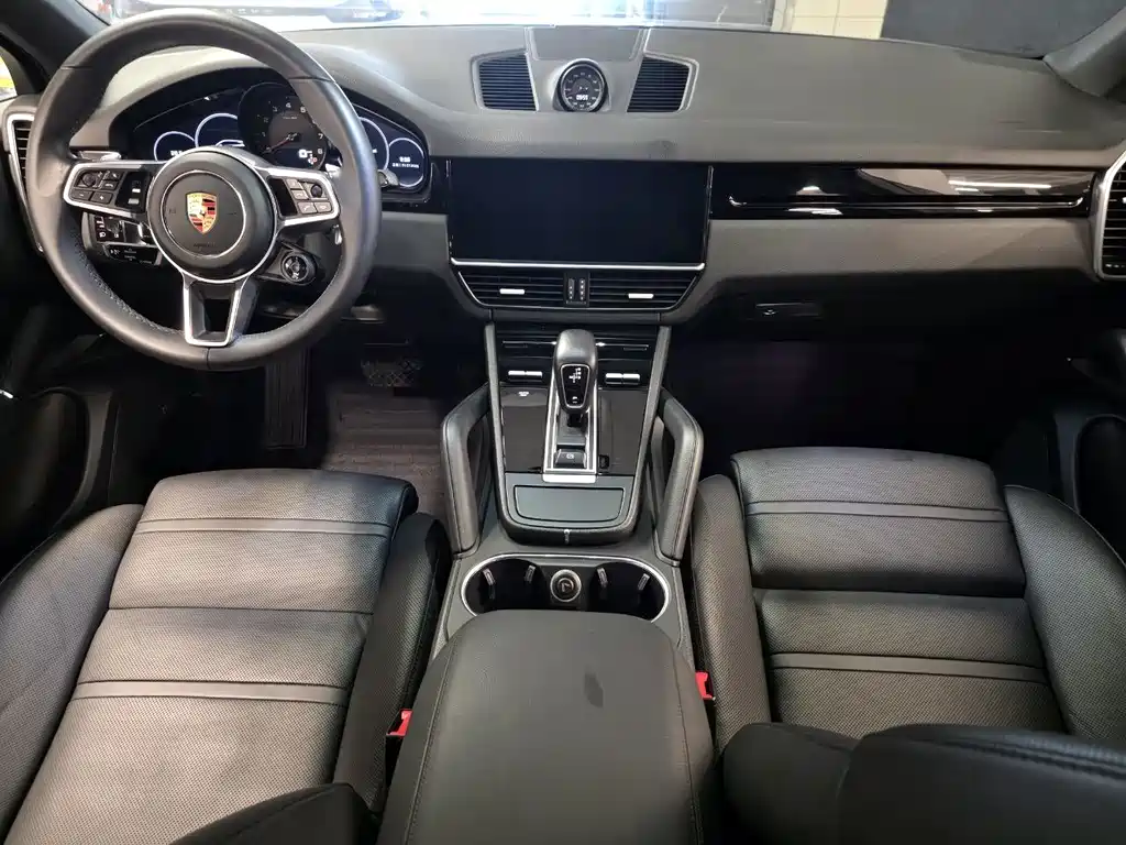 Porsche Cayenne — миниатюра 8
