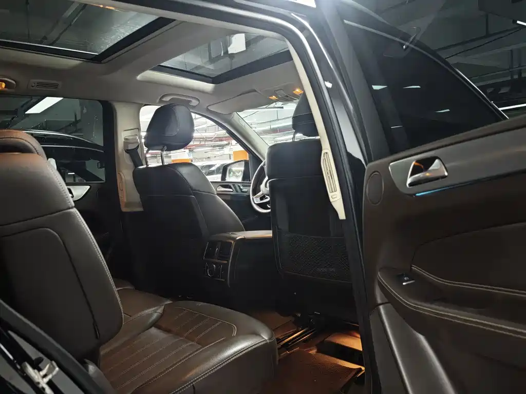Mercedes-Benz GLS — миниатюра 10