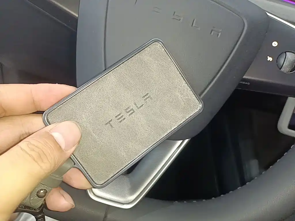Tesla Model 3 — миниатюра 9