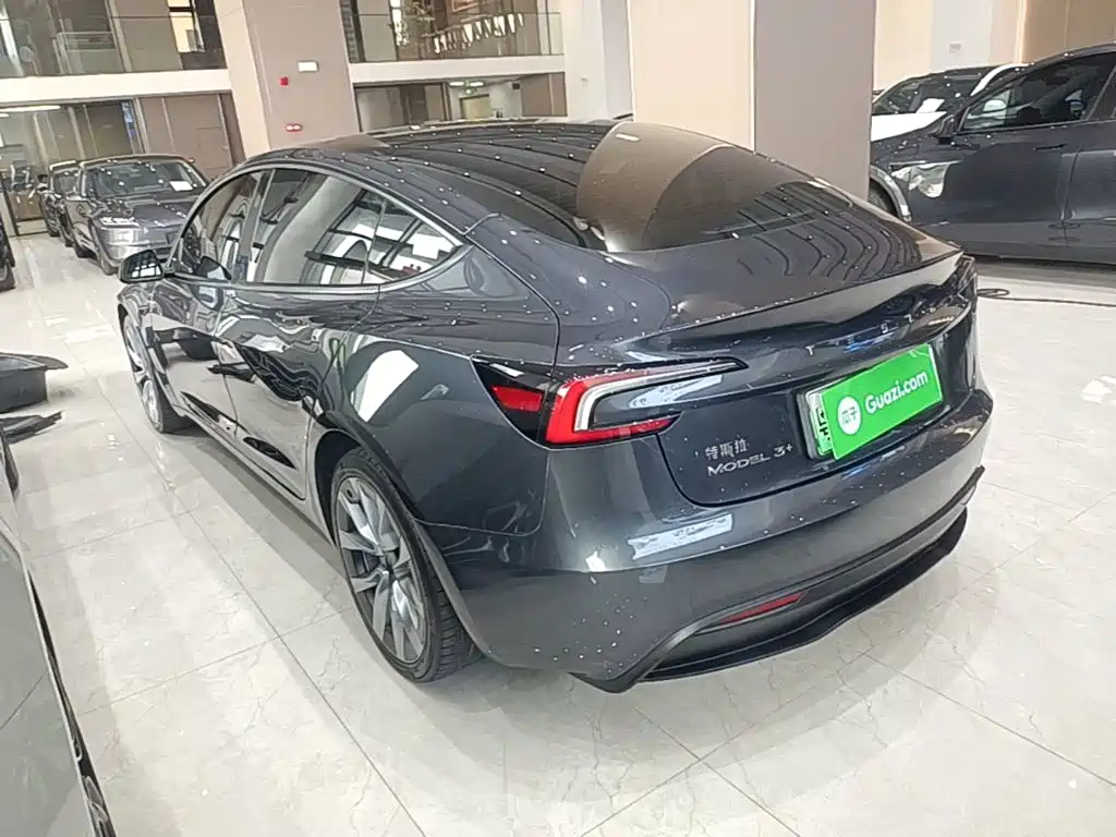 Tesla Model 3 — миниатюра 5