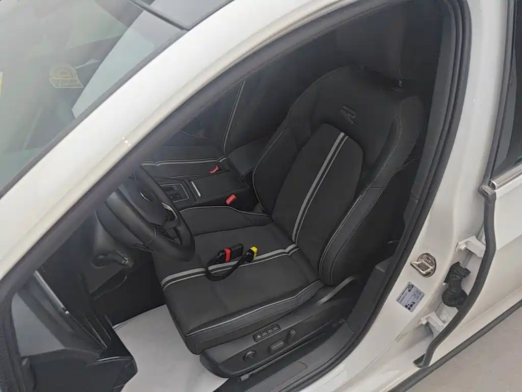 Volkswagen Golf — миниатюра 15