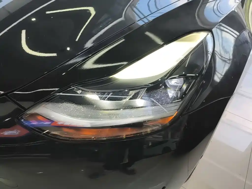 Tesla Model 3 — миниатюра 24