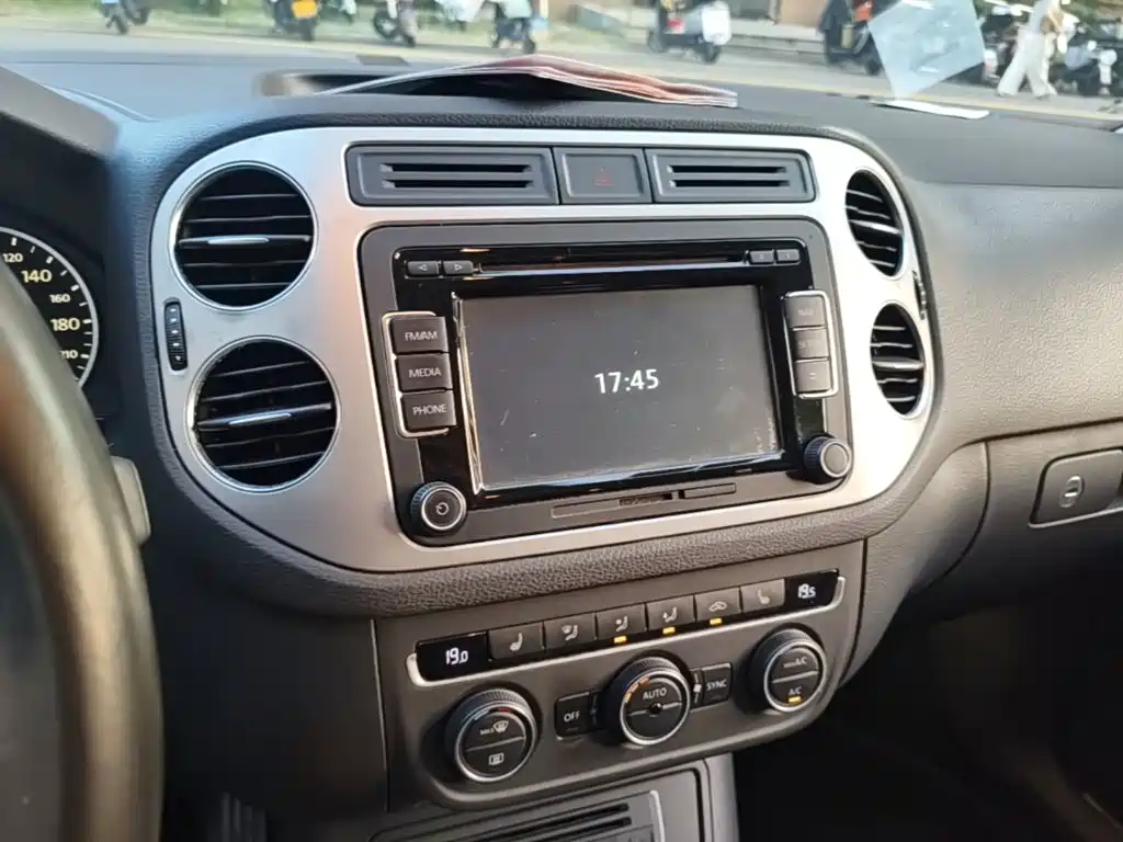 Volkswagen Tiguan — миниатюра 13