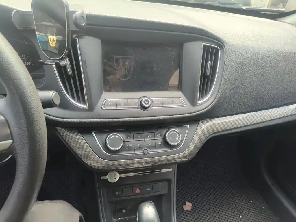 Roewe 360 — миниатюра 14