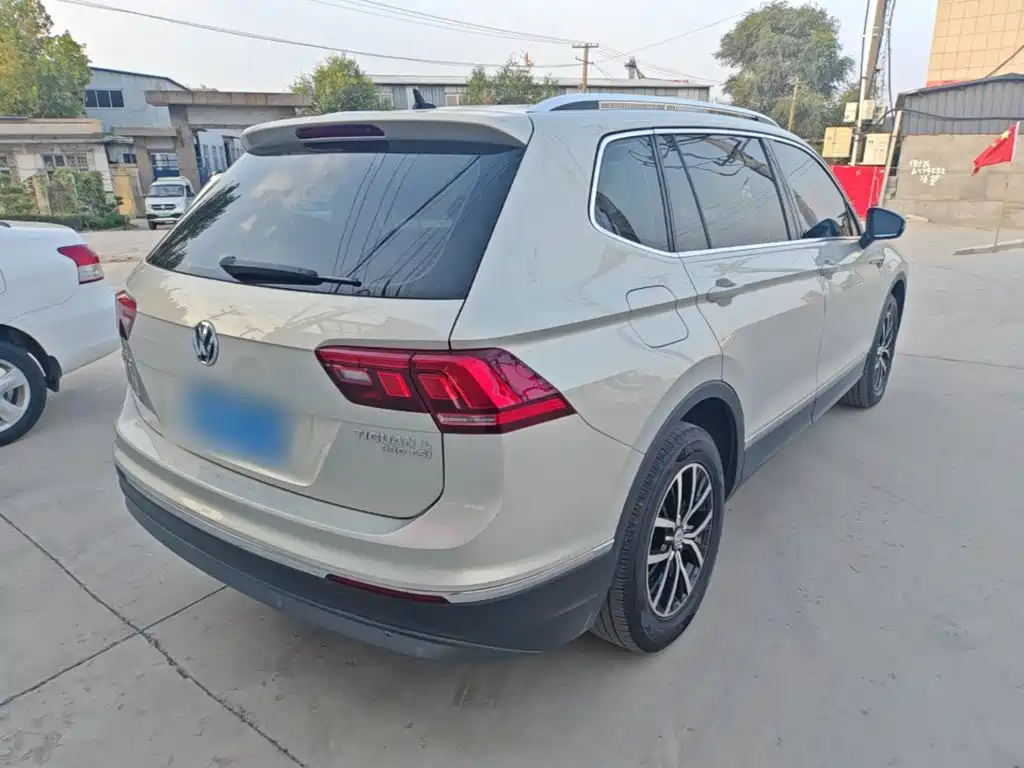 Volkswagen Tiguan L — миниатюра 7