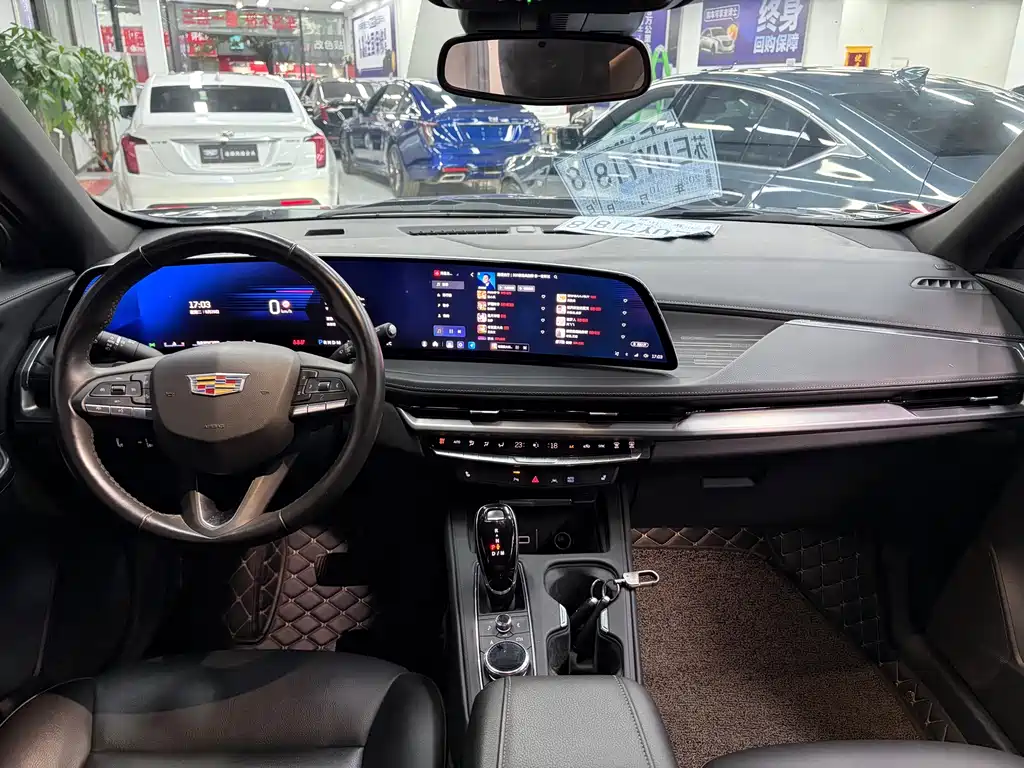 Cadillac XT4 — миниатюра 8