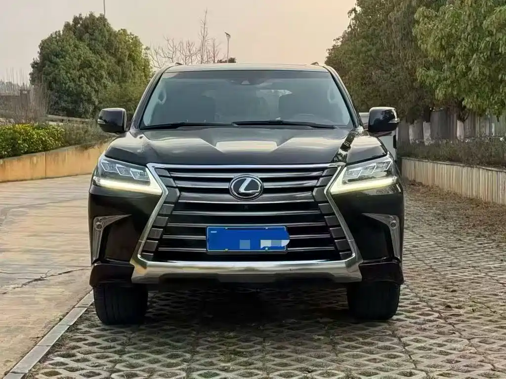 Lexus LX 570 Premium Luxury Edition, фото 2
