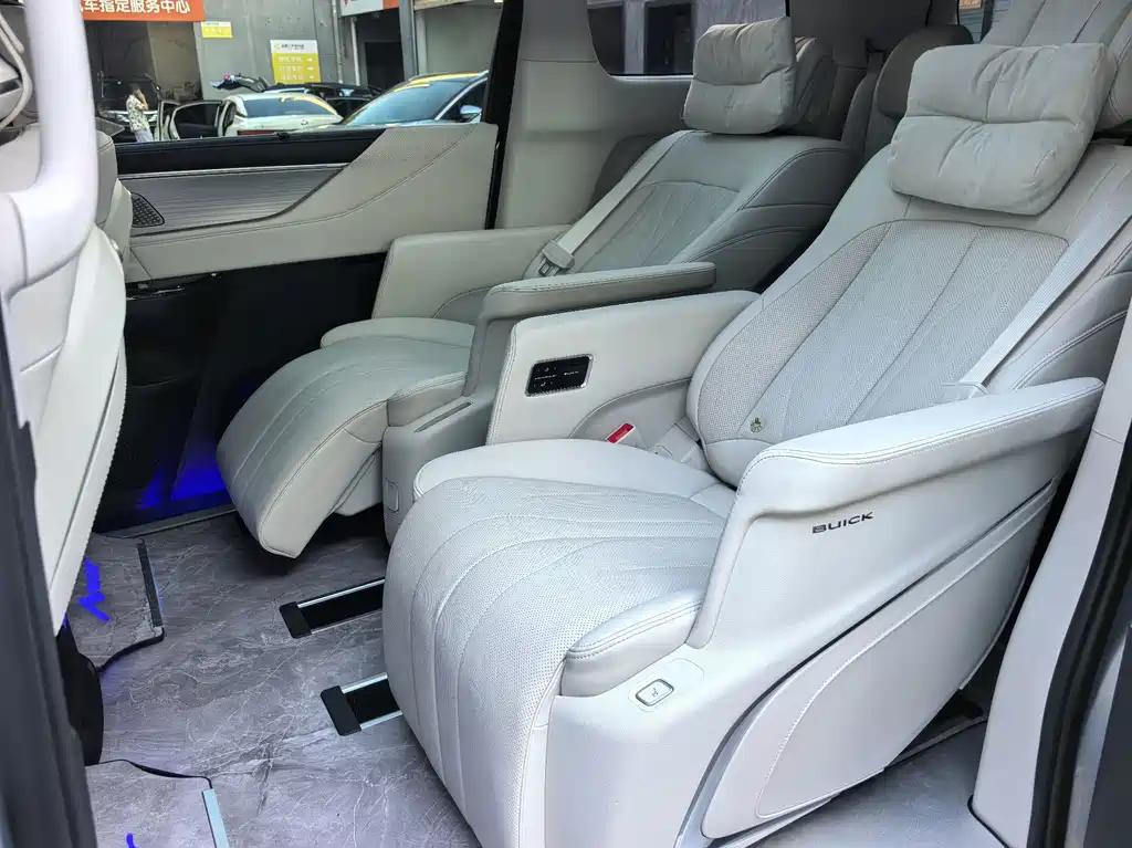Buick GL8 Hybrid — миниатюра 13