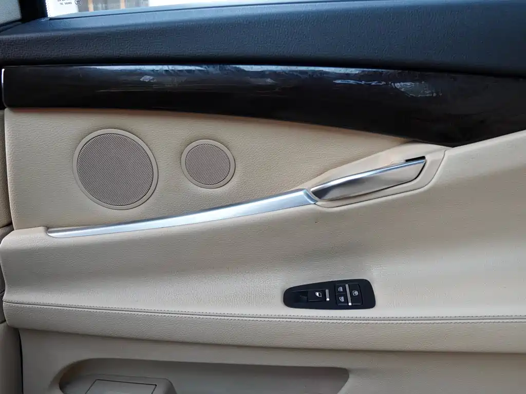 BMW 5 Series GT 535i Leading Type, фото 23