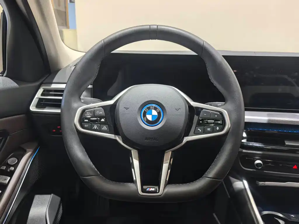 BMW i3 — миниатюра 6