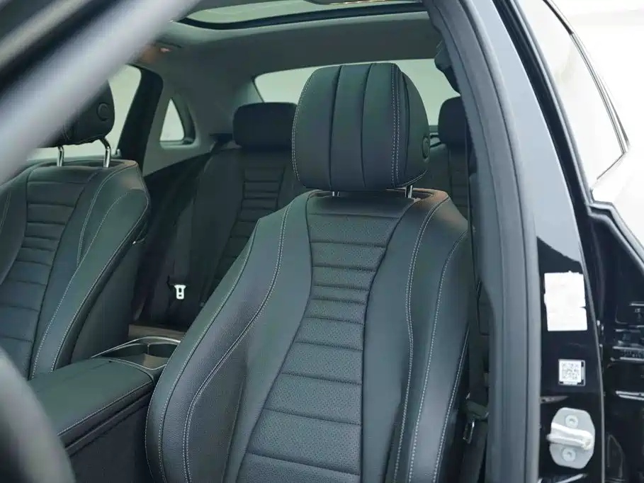Mercedes-Benz E-Class — миниатюра 12
