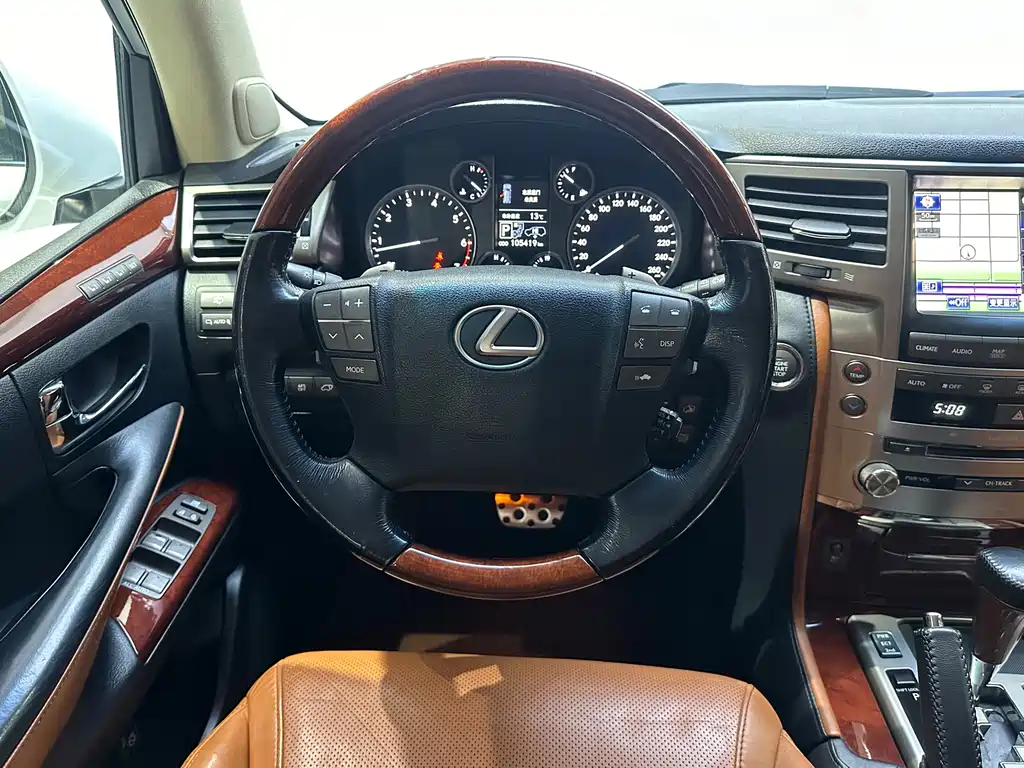 Lexus LX 2013 570