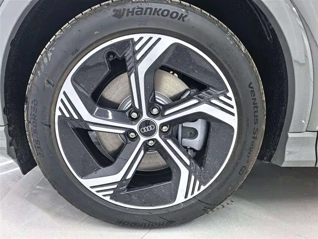 Audi Q4 e-tron — миниатюра 7