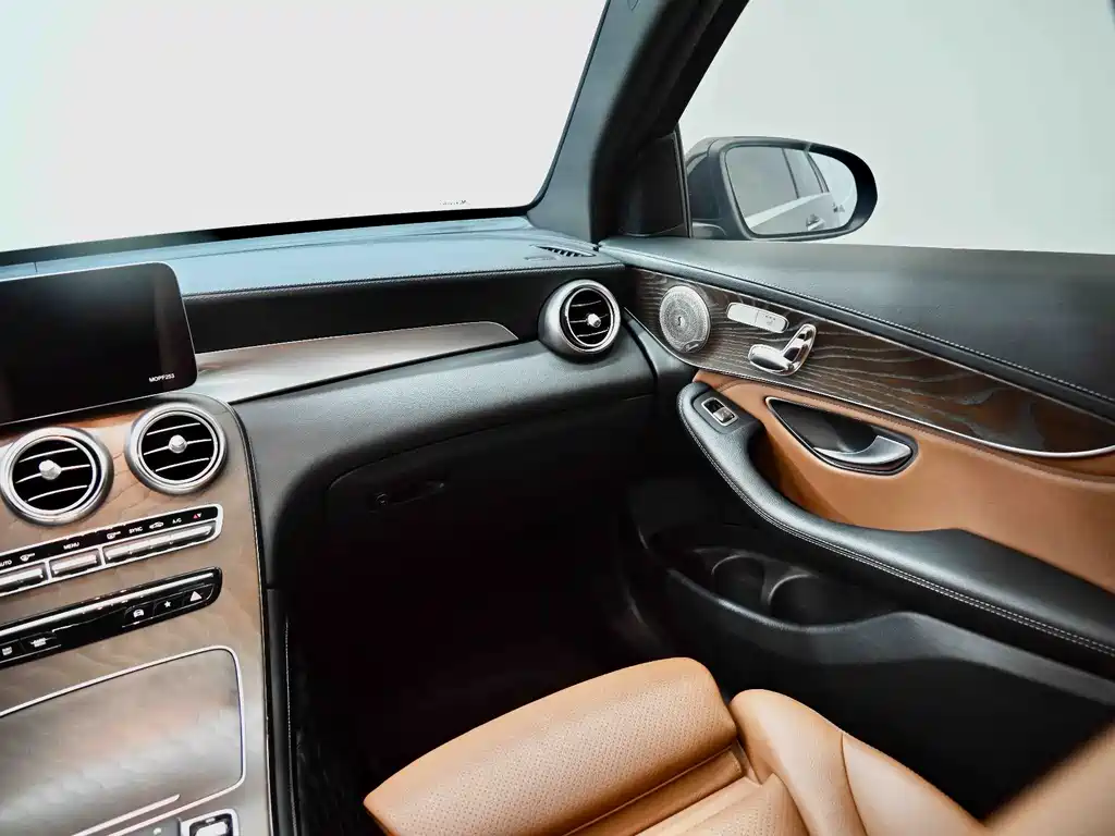 Mercedes-Benz GLC — миниатюра 33