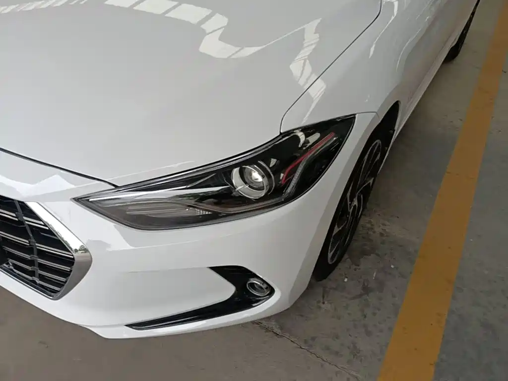Hyundai Elantra — миниатюра 24