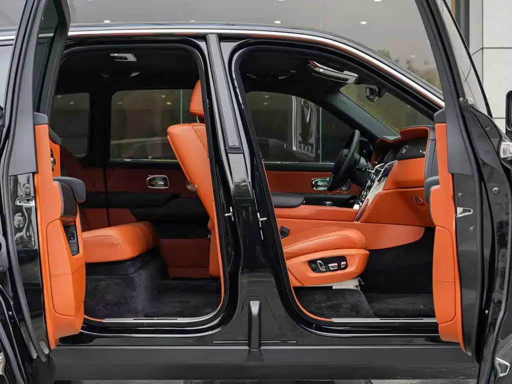 Rolls-Royce Cullinan 2018 мест