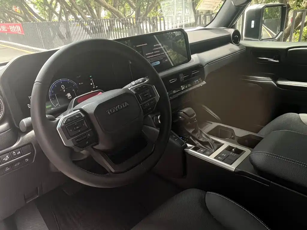 Toyota Land Cruiser Prado 2026 2.4T TX 5 мест
