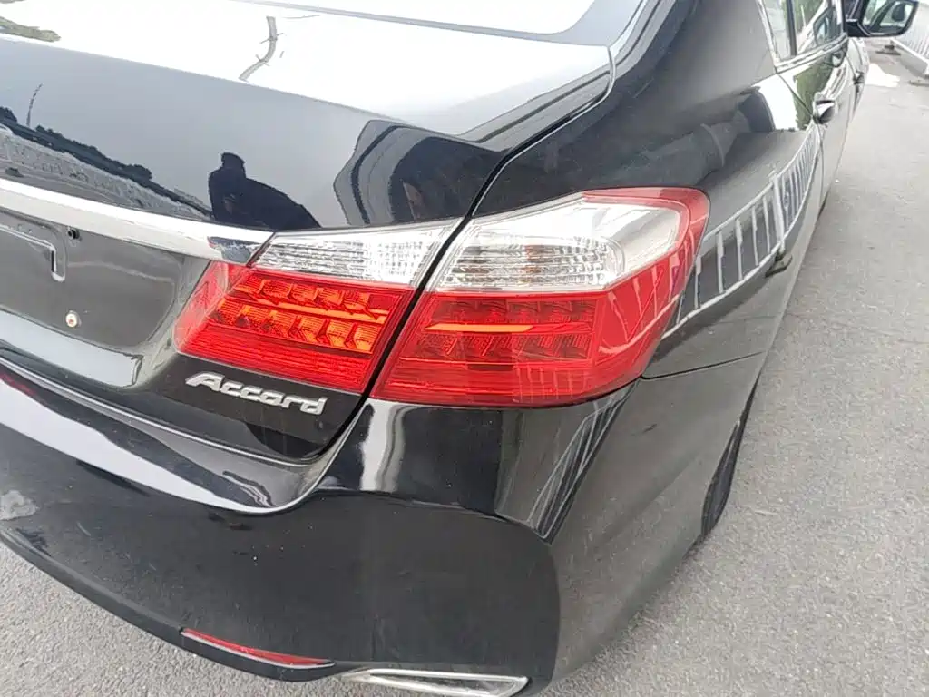 Honda Accord — миниатюра 8