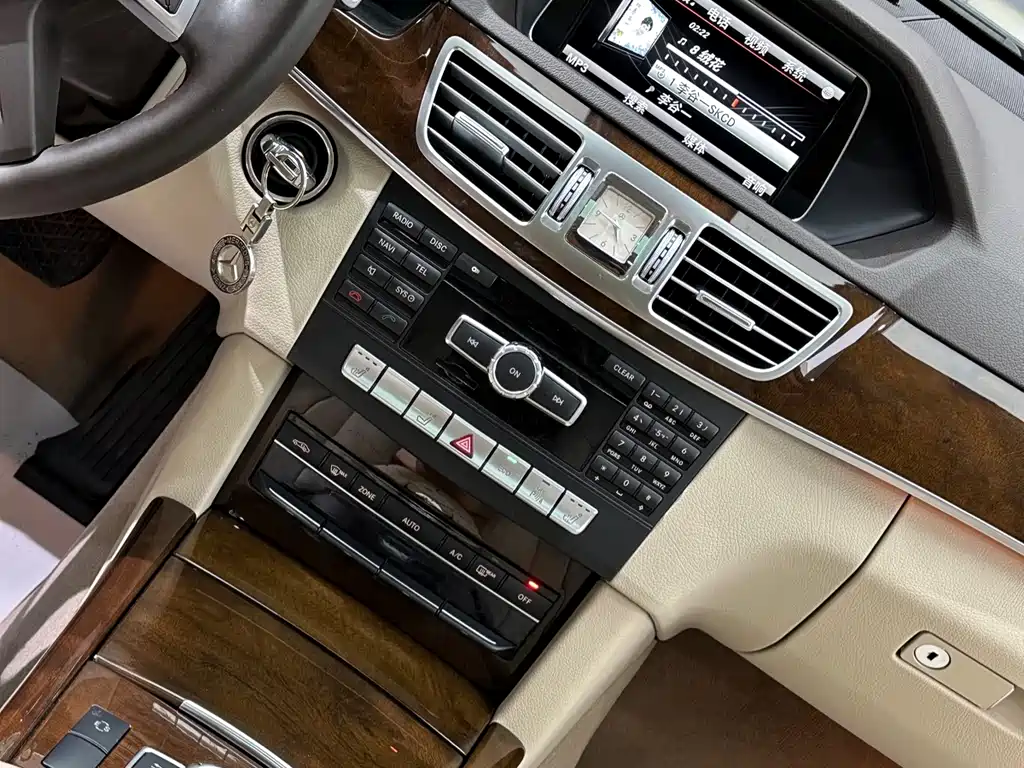 Mercedes-Benz E-Class — миниатюра 22