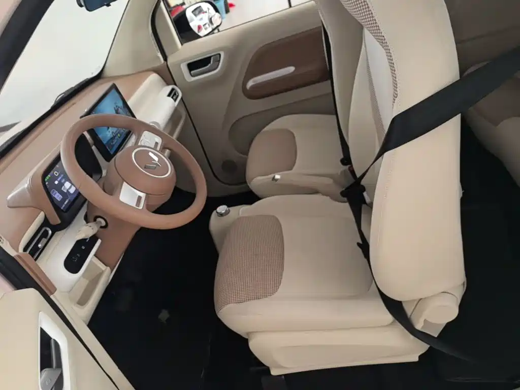 Wuling MINIEV — миниатюра 11
