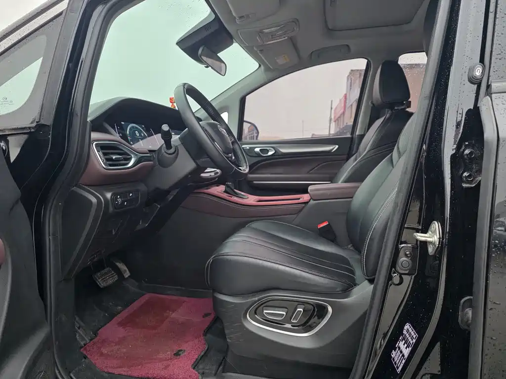 GAC Motor Trumpchi M6 — миниатюра 4