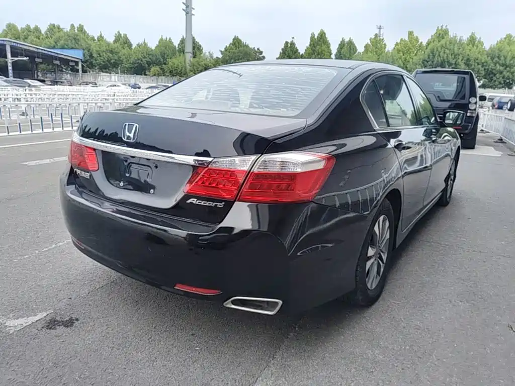 Honda Accord — миниатюра 7