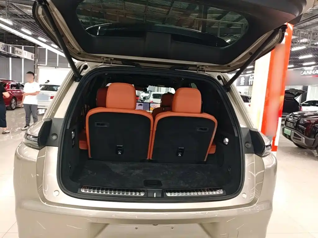 Li Auto Li L8 — миниатюра 19