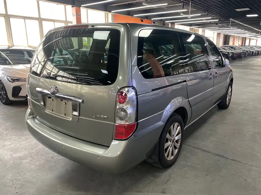 Buick GL8 — миниатюра 5