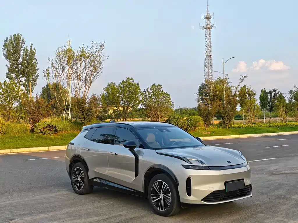 Lynk & Co 08 EM-P — миниатюра 3