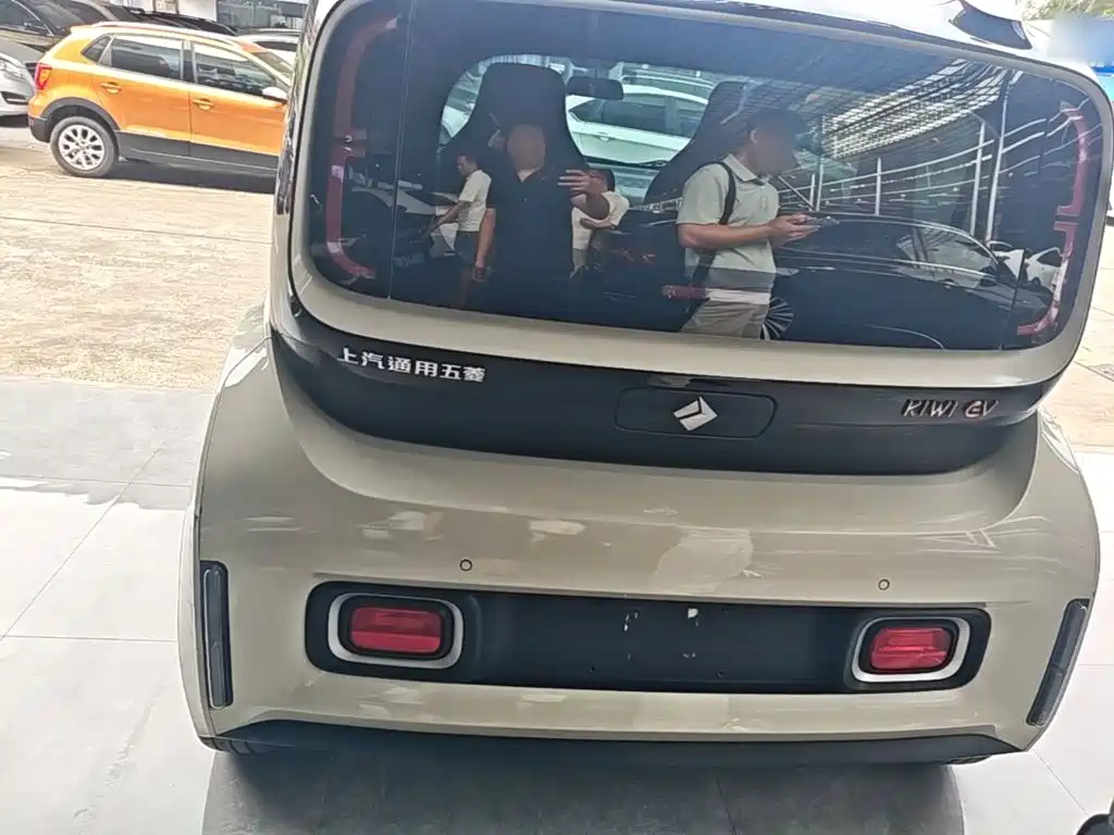 Baojun KiWi EV — миниатюра 6