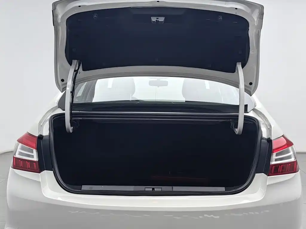 Peugeot 408 — миниатюра 16