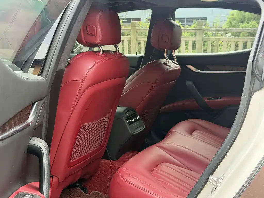 Maserati Ghibli — миниатюра 6
